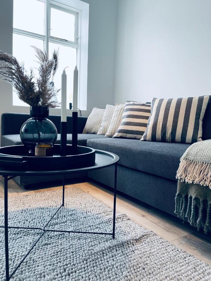 Day Dream Central Akureyri Two Bedroom Apartment Esterno foto